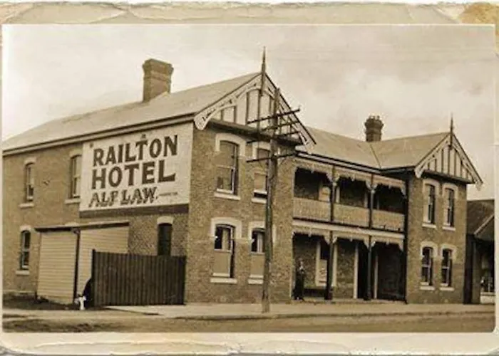 Railton Hotel - Heritage Pub Accommodation